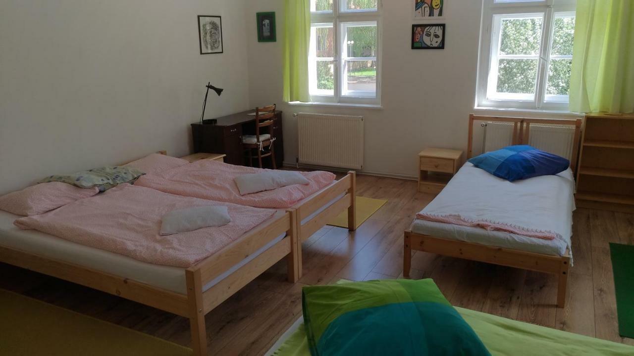 Skromny Apartman V Centru Chebu Exterior photo